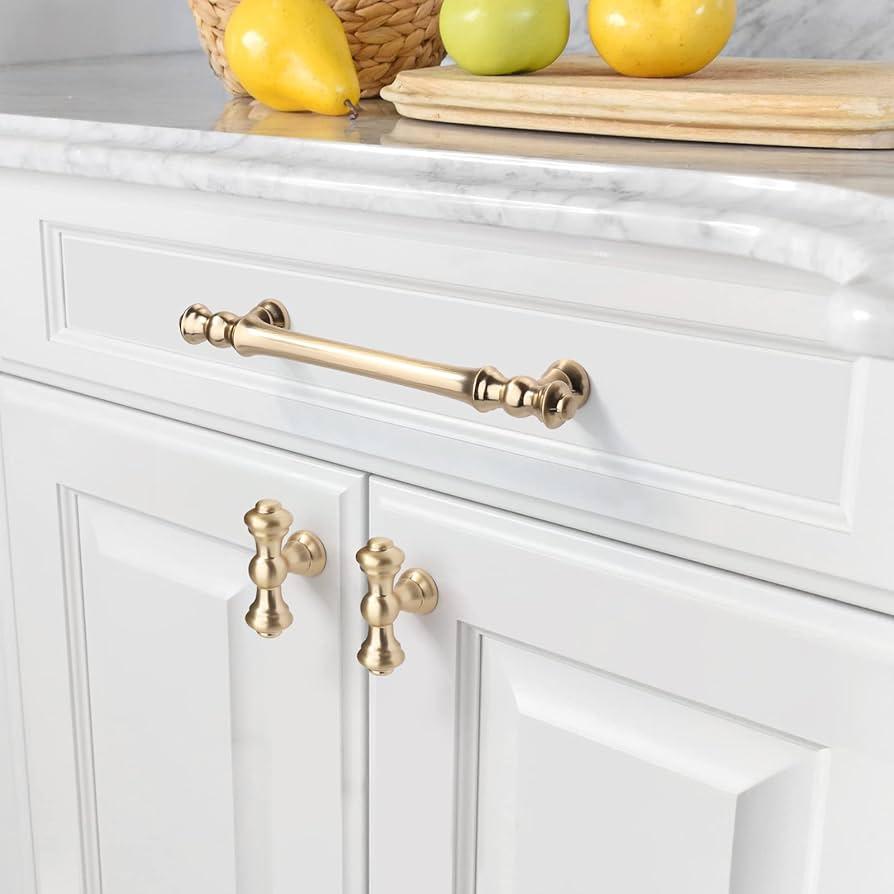 Matching Handles to Your Kitchen Style and Color Scheme