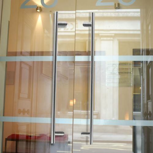 Pull Handle Back-to-Back Fixings - Fitting Guide