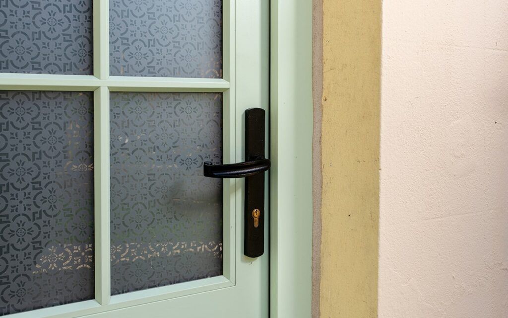 uPVC Door Handles at More Handles
Blu Performance - DuraTique Bow Multipoint Door Handle Dual Sprung | Textured Matt Black |
SKU: CO7200C-TMB | £154.22 INC. VAT