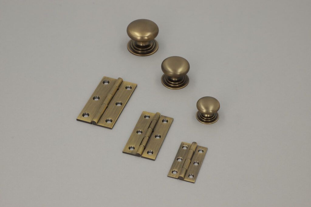 Image Credit: Alexander & Wilks
Products: Waltz Cupboard Knob and Heavy Pattern Cabinet Hinge all in Antique Brass
Match your cupboard knobs and cabinet butt hinges so create a seamless look